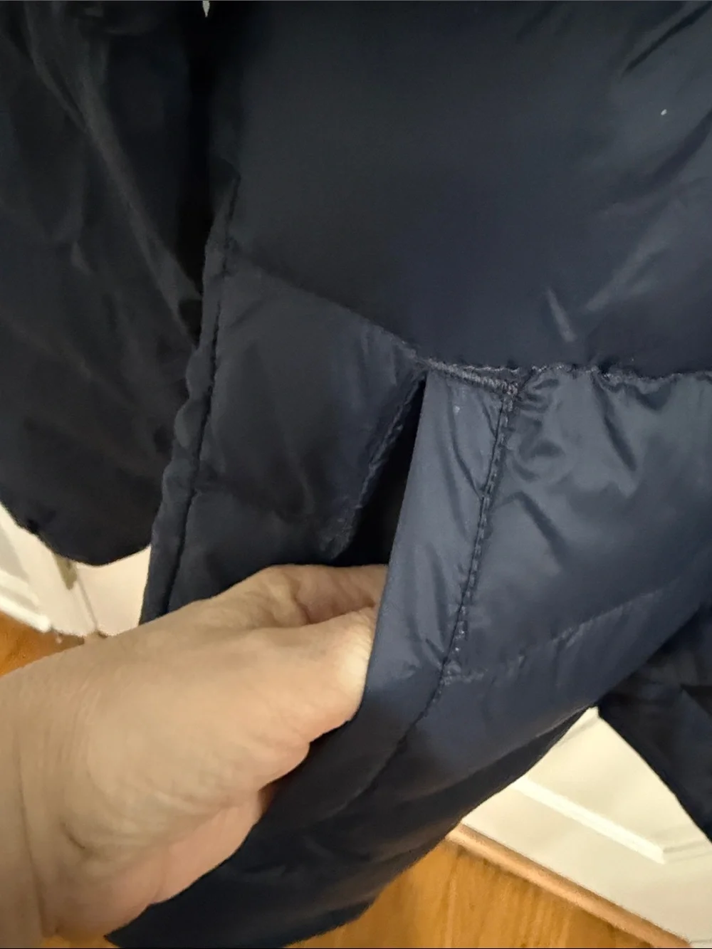 Women's Navy Hooded Puffer Jacket - Lightweight Insulated Coat